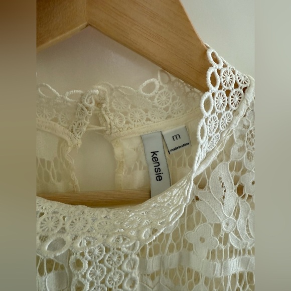 Kensie Lace Detail Shift Dress, size medium. - Picture 11 of 12